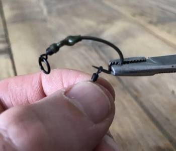 best carp rigs for beginners - ronnie rig - step 6