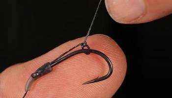 best carp rigs for beginners - blowback rig - step9