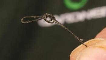 carp rig for beginners - pop up rig step 2
