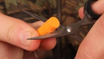 best carp rigs for beginners - zig rig - step 2