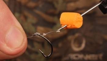 best carp rigs for beginners - zig rig - step 5
