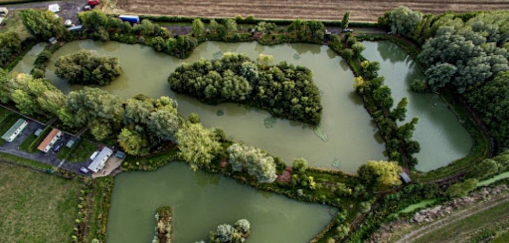 exclusive carp fishing venues in England